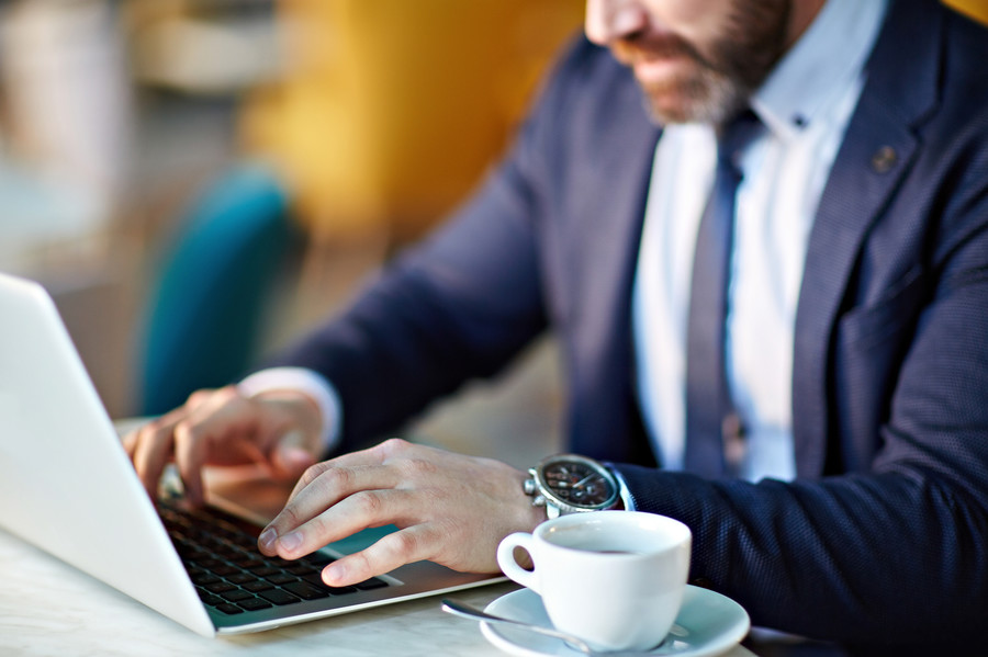 深圳律師事務所視角:蛋糕店擅用冰墩墩標志,法律后果幾何?