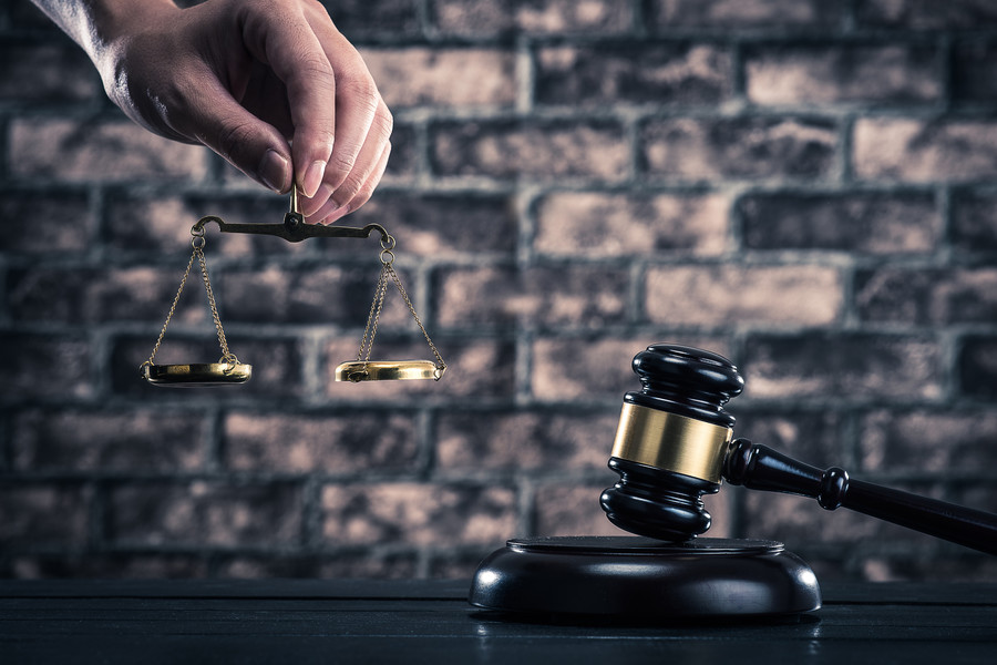 深圳房產律師解析:房產轉讓與出租的個人所得稅及避免糾紛指南