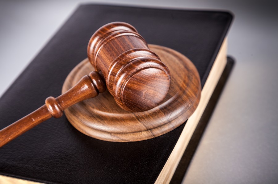 深圳職務犯罪辯護律師探討市場部經理濫用市場信息的潛在風險