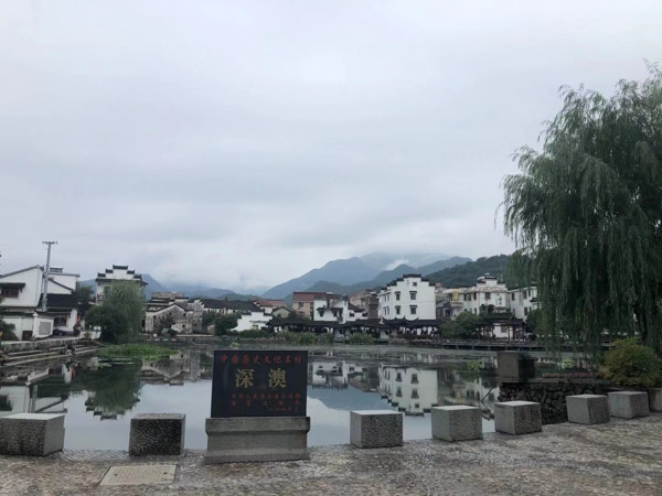 深圳房產咨詢律師告訴您一房二賣的情況中開發商應先履行哪個合同