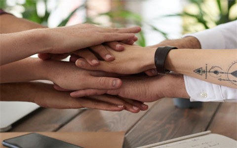 深圳經濟糾紛律師答法院能否執行老賴名下重疾保險價值